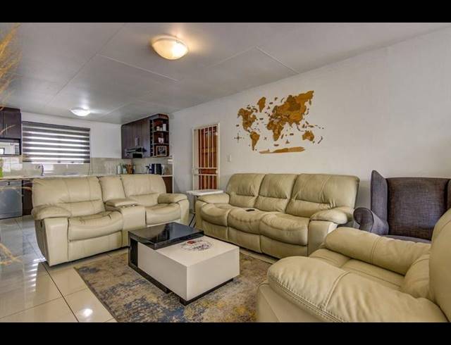 3 BEDROOM TOWNHOUSE FOR SALE IN PARKRAND